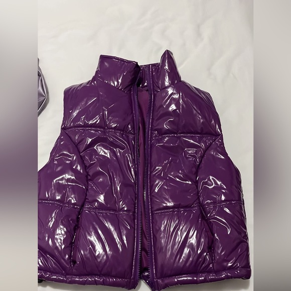 Vibrant purple puffer vest with zipper - Picture 1 of 1